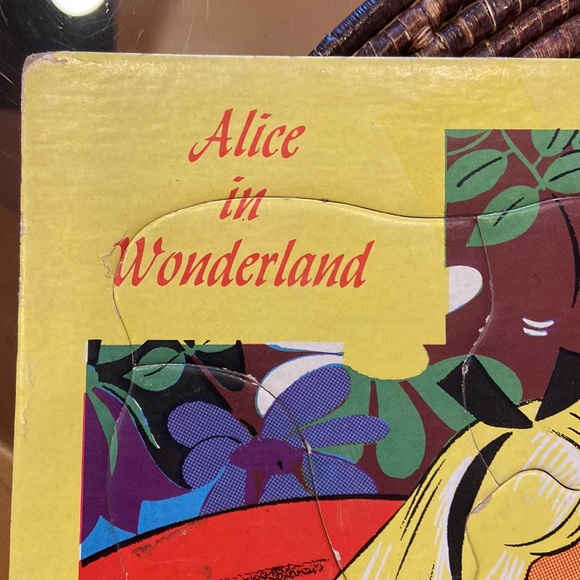 🐇Vintage 1958 Alice in Wonderland inlaid puzzle by Playtime House - Picture 4 of 10